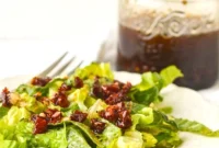 5-Minute, 5-Ingredient Sun-Dried Tomato Vinaigrette
