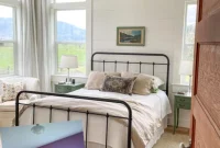 1900 Farmhouse Primary Bedroom: Where History Meets Modern Comfort