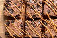 No-Bake Gluten-Free Chocolate Peanut Butter Magic Bars