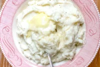 Creamy Garlic Sour Cream Mashed Potatoes
