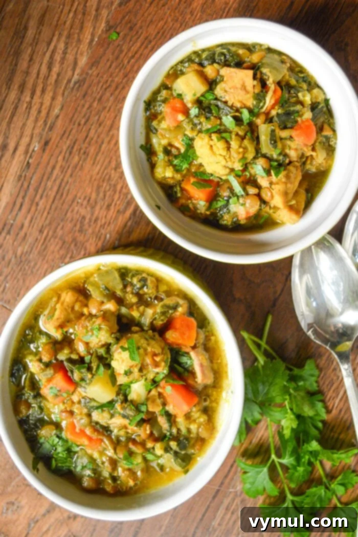 chicken lentil curry in two small bowls