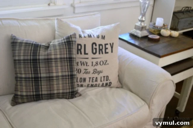 Effortless Plaid Envelope Pillow Project 7 DIY Plaid Flannel Pillow-perfect fall accent