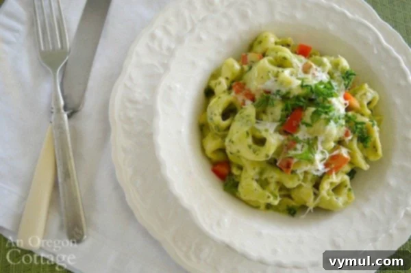 25 Healthy Family Dinners Everyone Loves 13 Creamy Pesto Tortellini with peppers in bowl