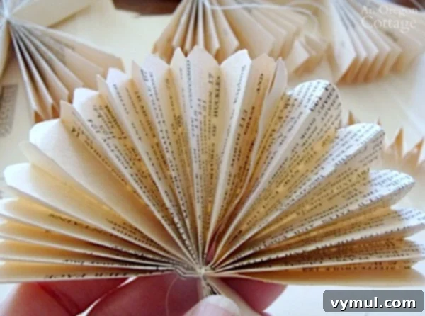 Paper Petals: Accordion Rosette Tutorial from Book Pages 7 img 2015 6