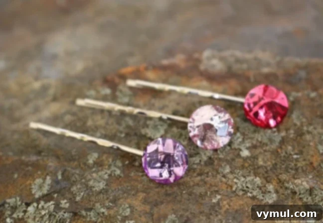 Thoughtful Handcrafted Presents for All Seasons 27 Jeweled-Bobby-Pins-via-DIY-Dreamer