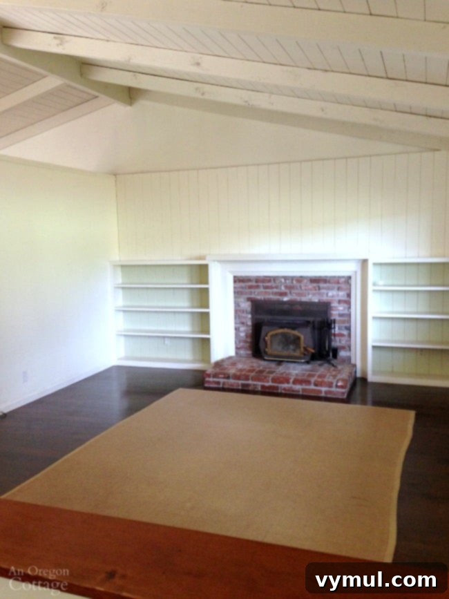 Empty cottage farmhouse living room