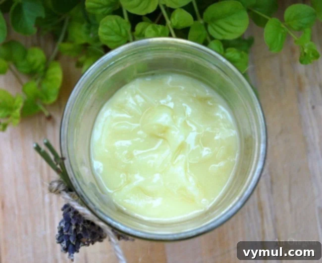 15 Easy and Beautiful Handmade Garden Gifts 4 Homemade hand cream in lavender or other favorite scent.