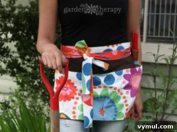15 Easy and Beautiful Handmade Garden Gifts 7 Garden Apron Sewing Pattern and Tutorial at Garden Therapy