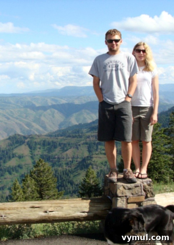 Hells Canyon: An Oregon Cottage Epic 3 Family enjoying the expansive views of Hells Canyon from a scenic overlook in Oregon.