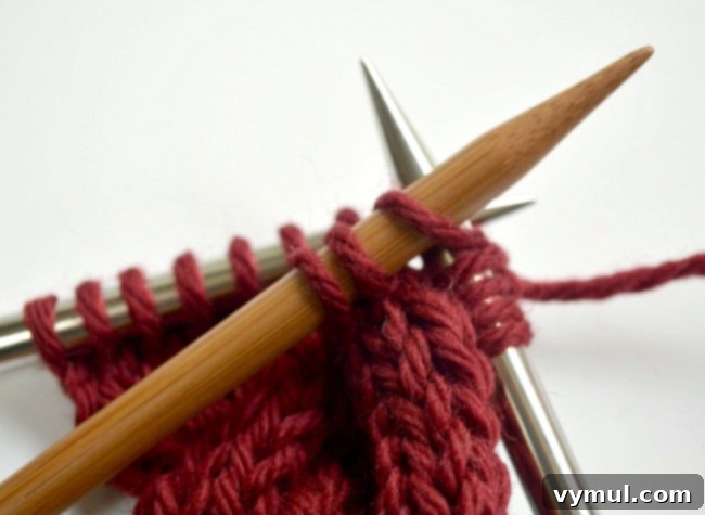 Craft Beautiful Cable Headbands: Free Printable Labels & Step-by-Step Tutorial 7 Knitted cable ear warmer headband step4