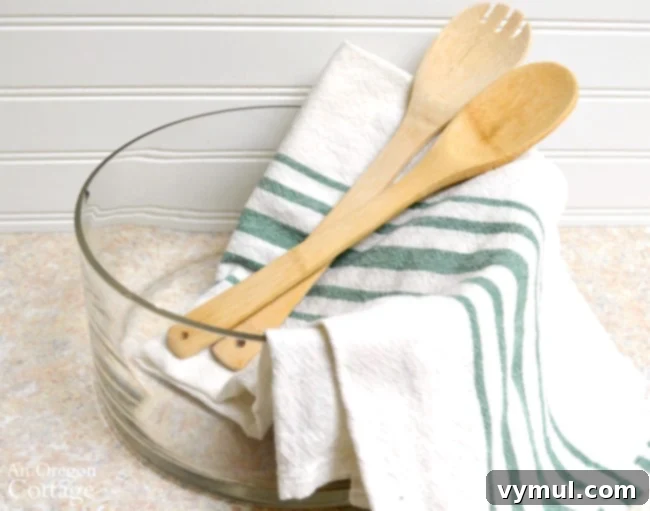 Homemade Italian Herb Dressing Gift Kit with Printable Labels 4 Herb Garden Dressing Gift Basket bowl, towel and spoons