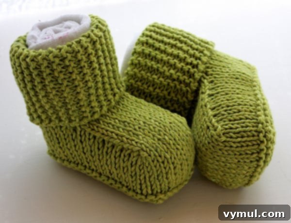 Quick and Free Knitted Gifts 37 Baby Uggs knitted booties-Ravelry