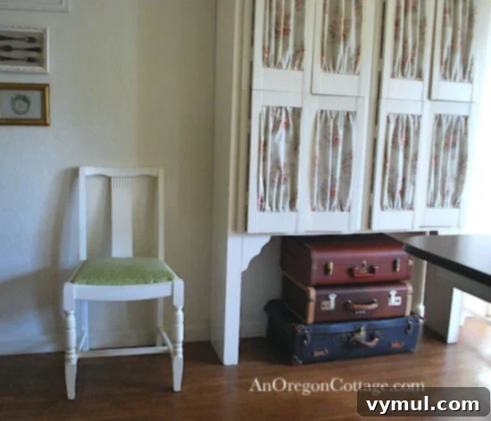 dining-room-vintage-suitcases