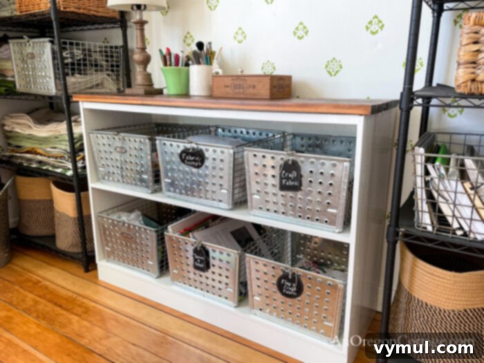 Salvaged DIY Bookcase_close