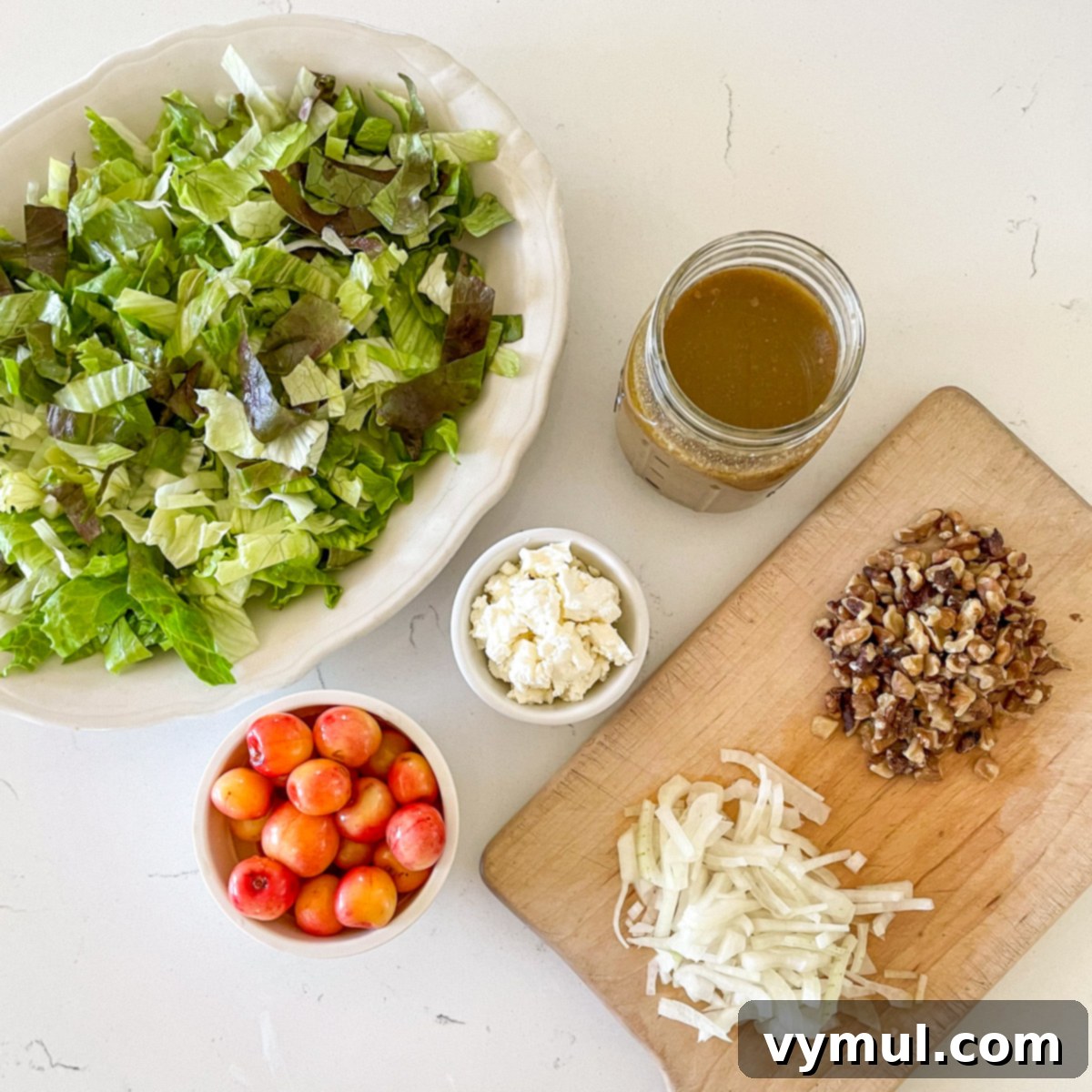 Sweet Cherry, Feta & Walnut Medley 4 Fresh cherries and other salad ingredients